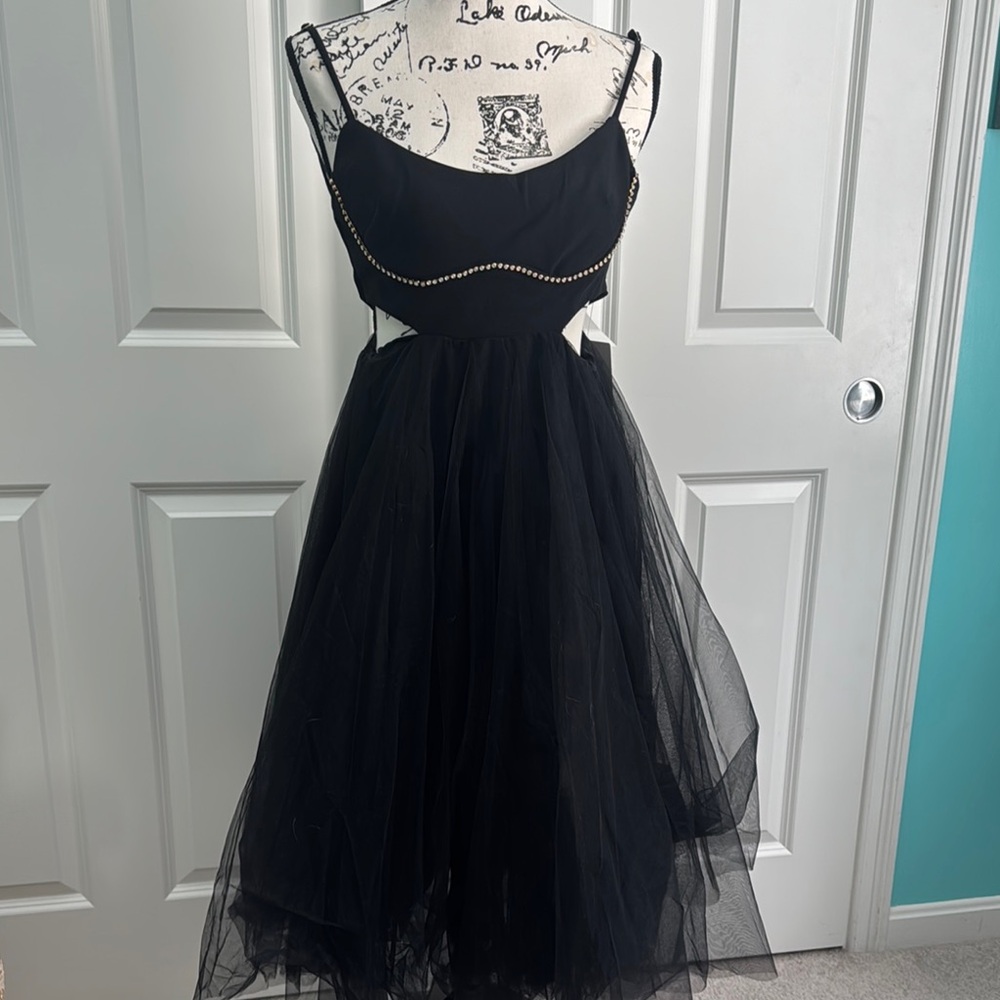 Black Sleeveless Midi Sundress for Cocktail